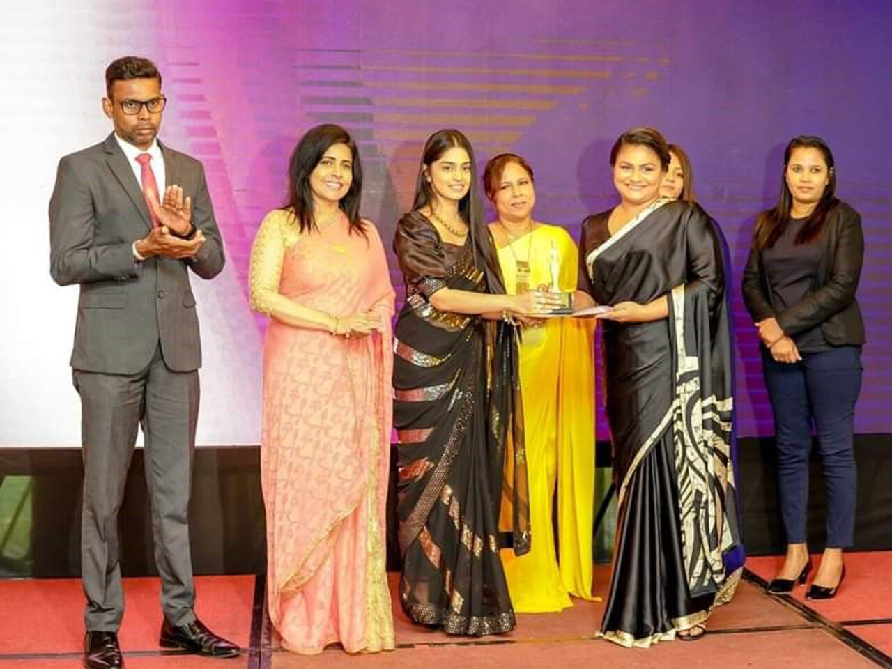 CEO of InTalent Asia, Heshani Kaumadi, Receives Self Reliance Award at SAUBHAGYA FEMINA Awards Ceremony
